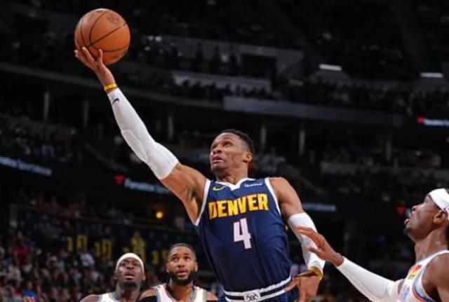 开云官网-转型！韦少状态回升的原因？减少自主进攻+增加无球